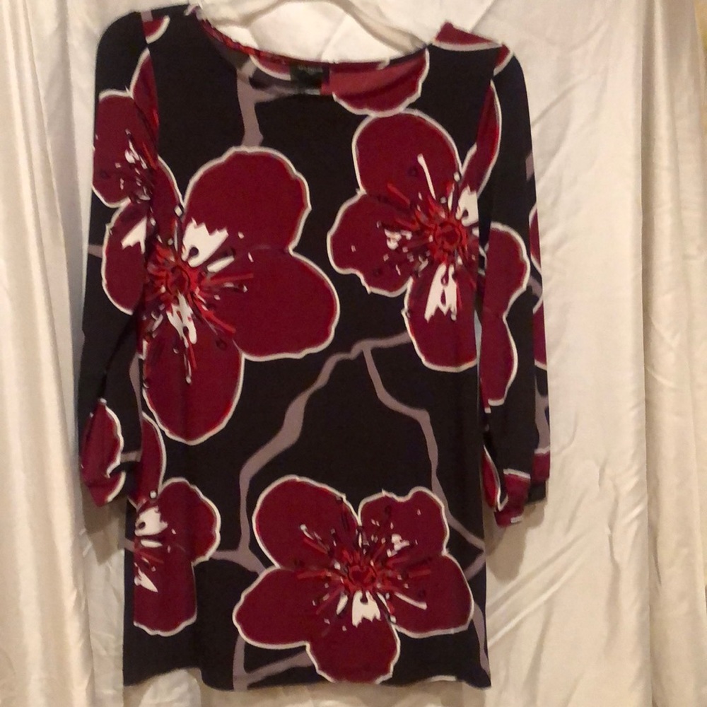 XS Ann Taylor maroon and black floral top